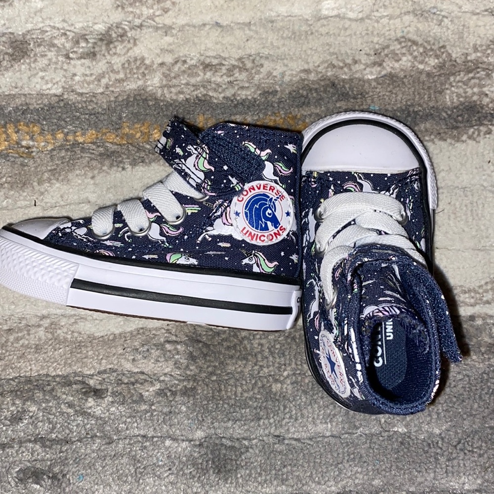 Converse Baby Size 2 Like New!